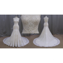 Robe de mariée en dentelle recouverte